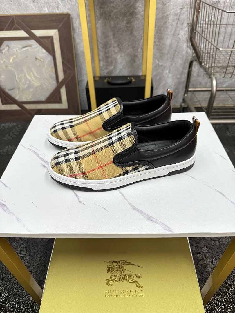 Other Burberry Shoes - Image 10