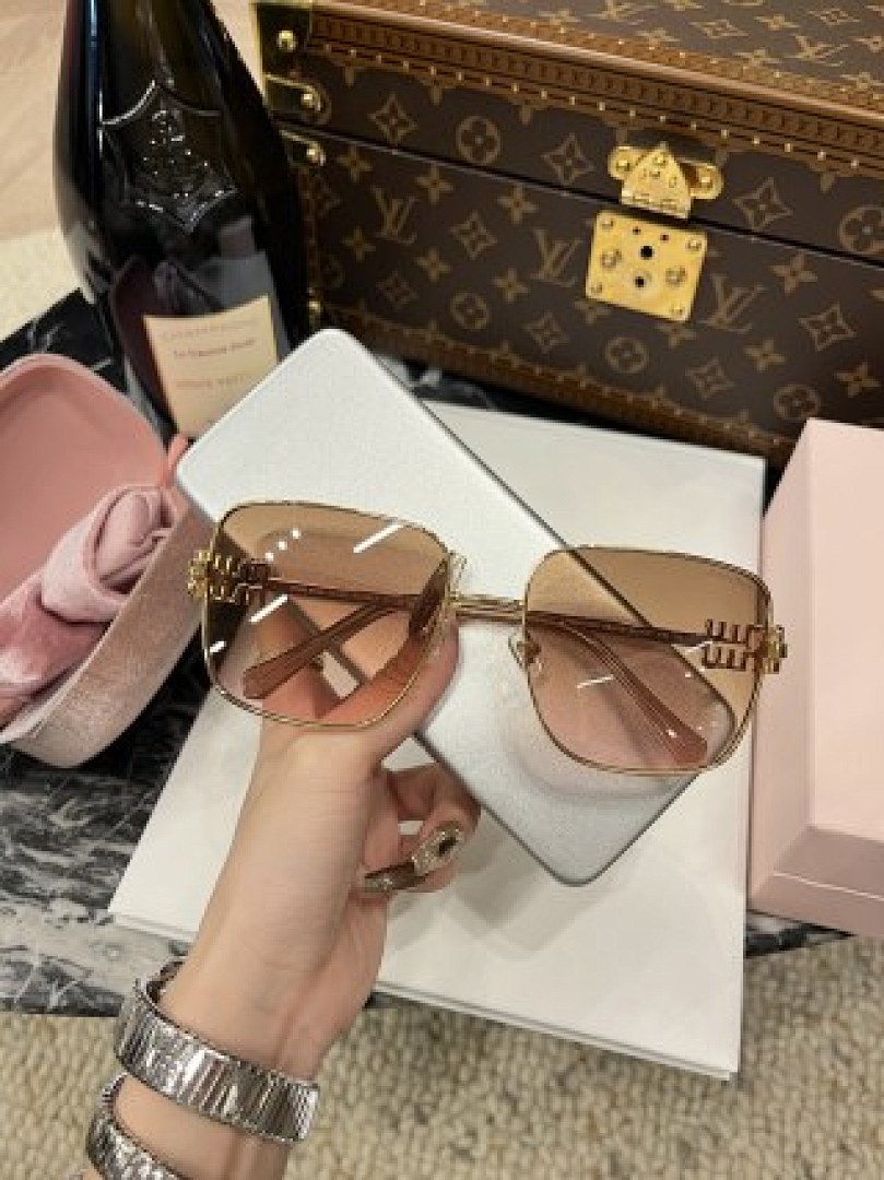 Other Miumiu Sunglasses - Image 48