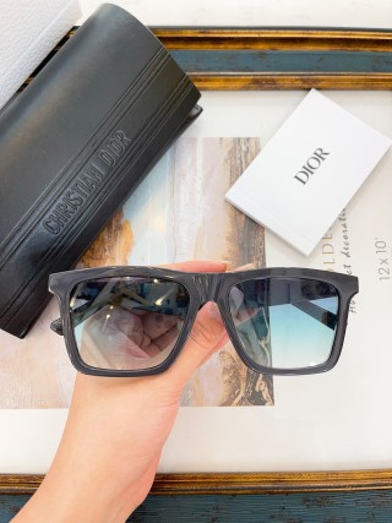 Other Dior Sunglasses - Image 77