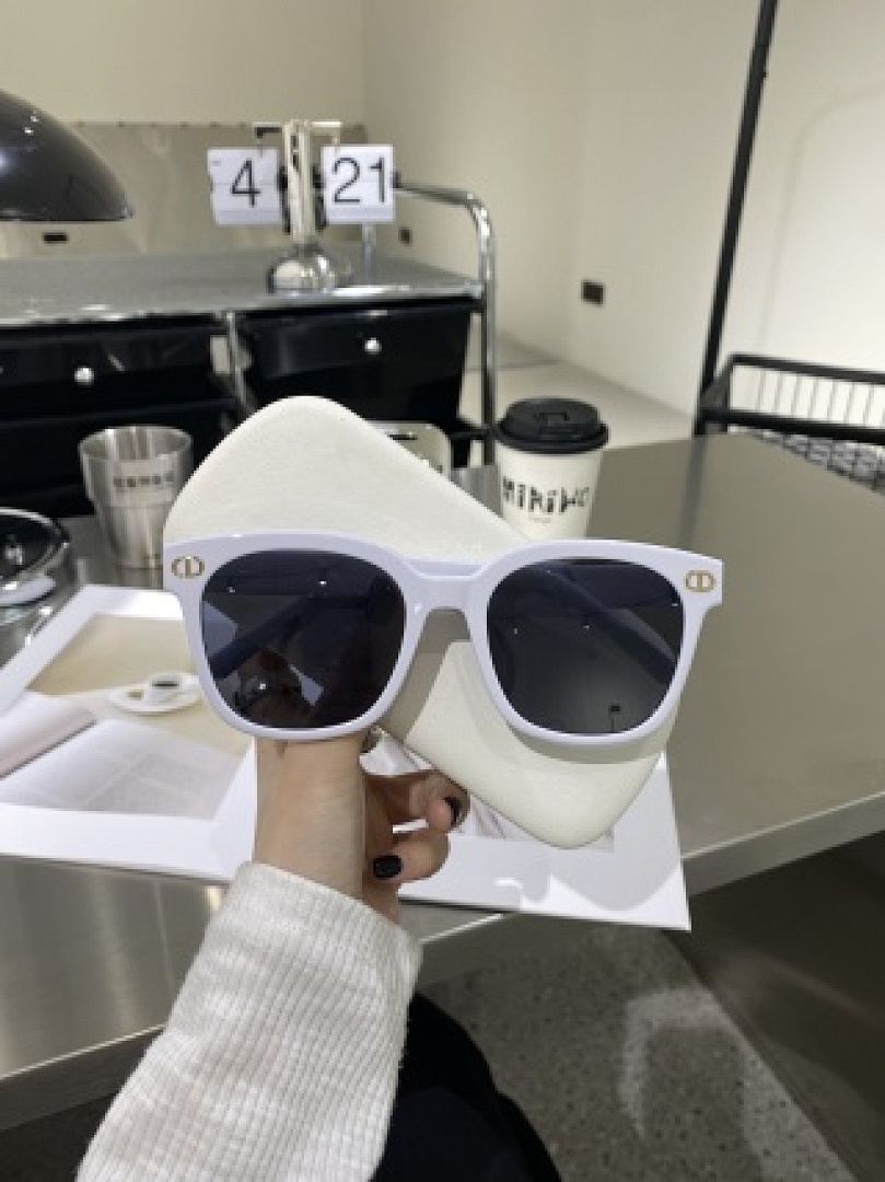Other Dior Sunglasses - Image 7