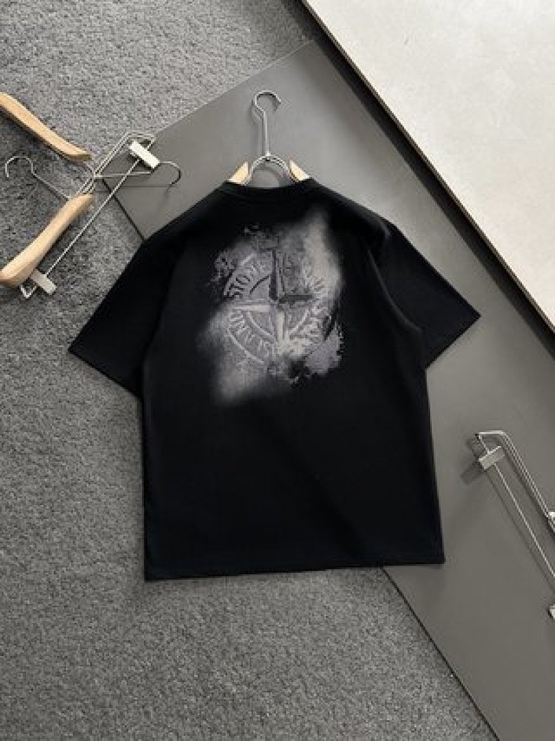 On Running Stone Island - Image 110