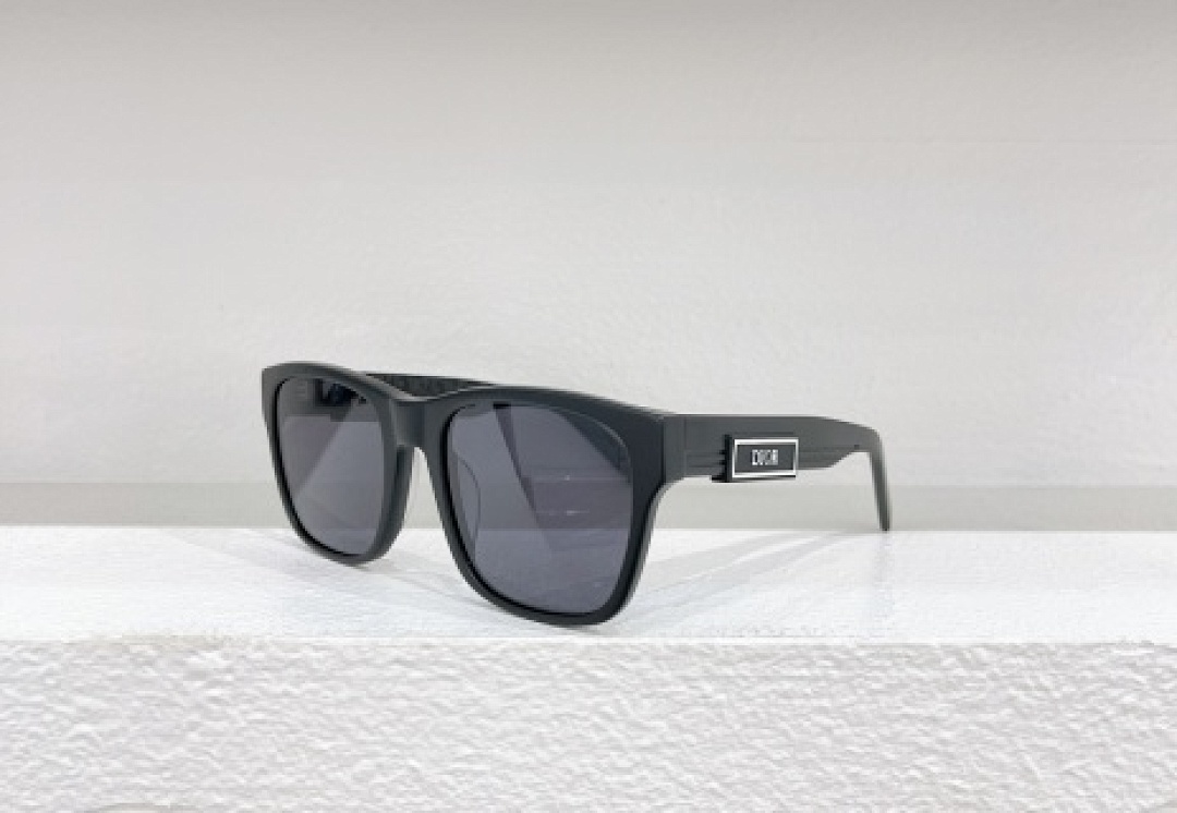Other Dior Sunglasses - Image 110