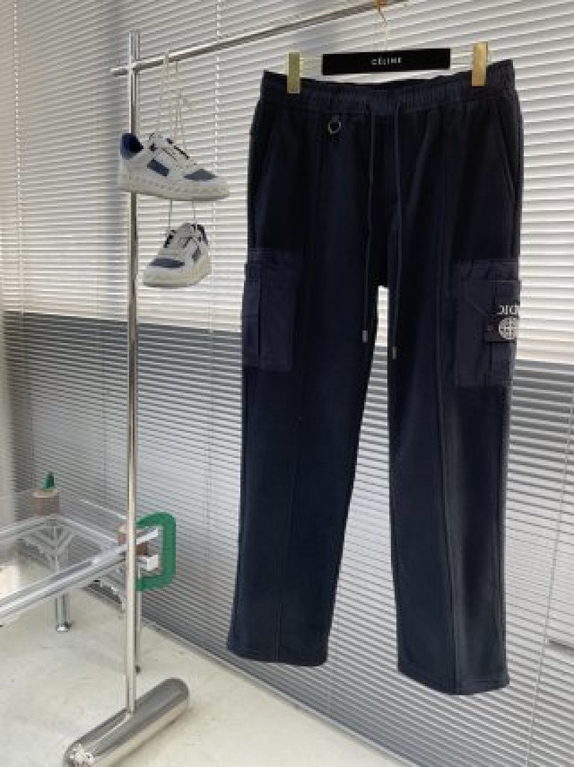 On Running Stone Island - Image 46