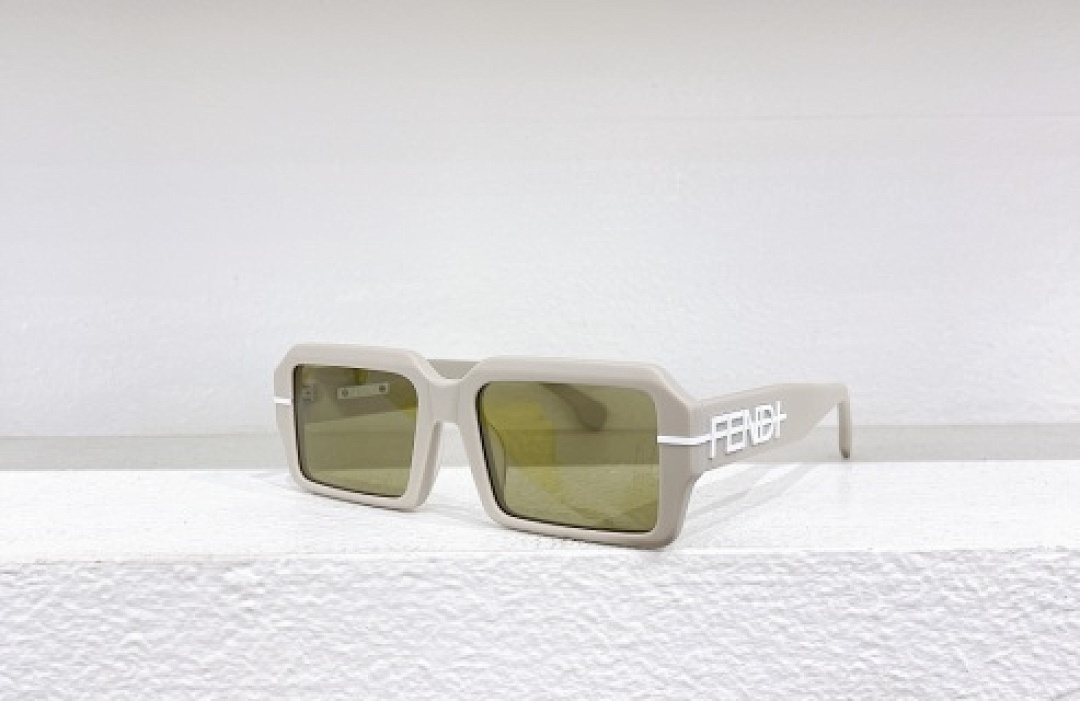 Other Fendi Sunglasses - Image 35