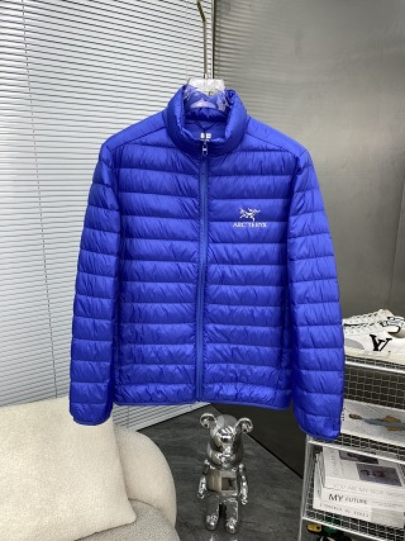 Christian Louboutin ARCTERYX Mens Winter - Image 81