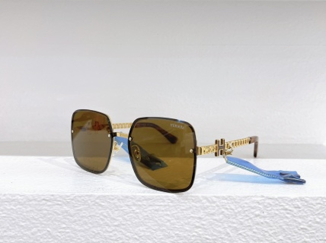 Other HERMES Sunglasses - Image 17