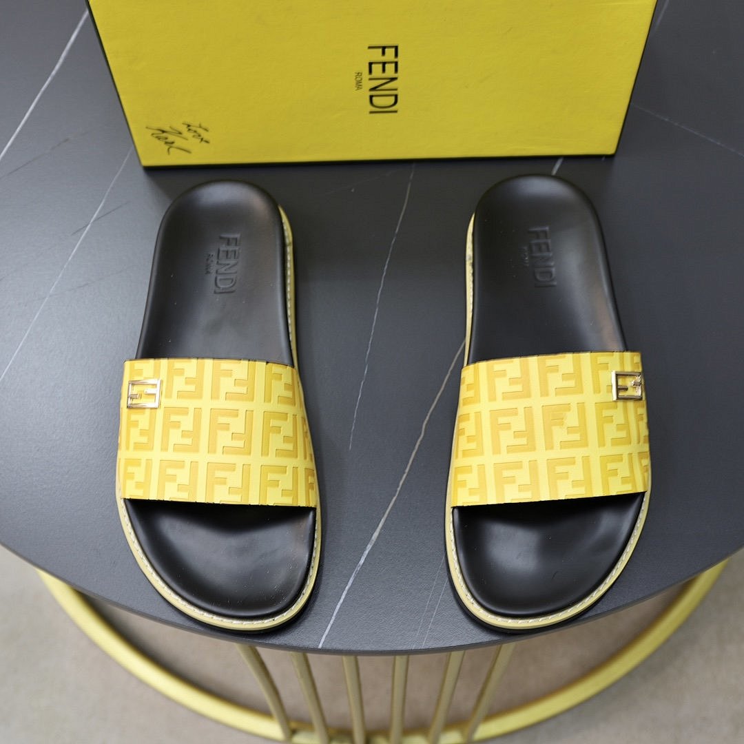 Other Men's Slippers - Image 66