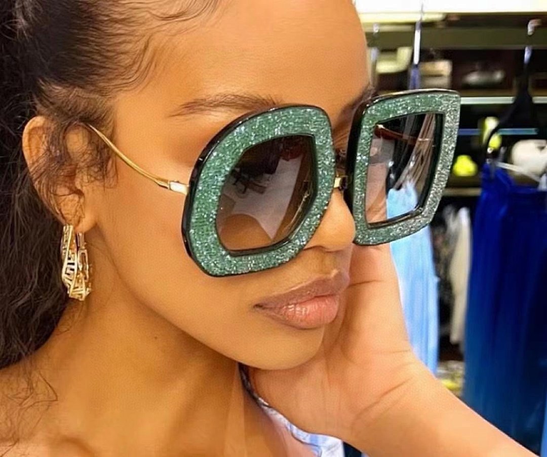 Other Glasses, photo 1