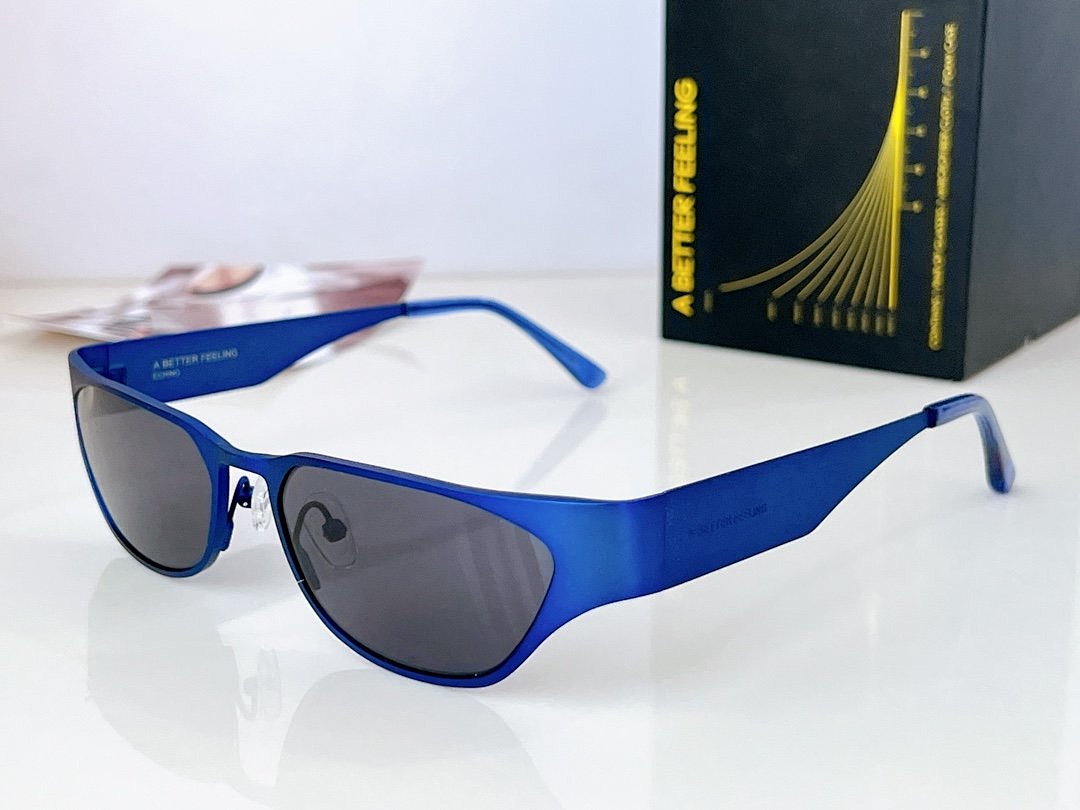 Other Glasses, photo 1