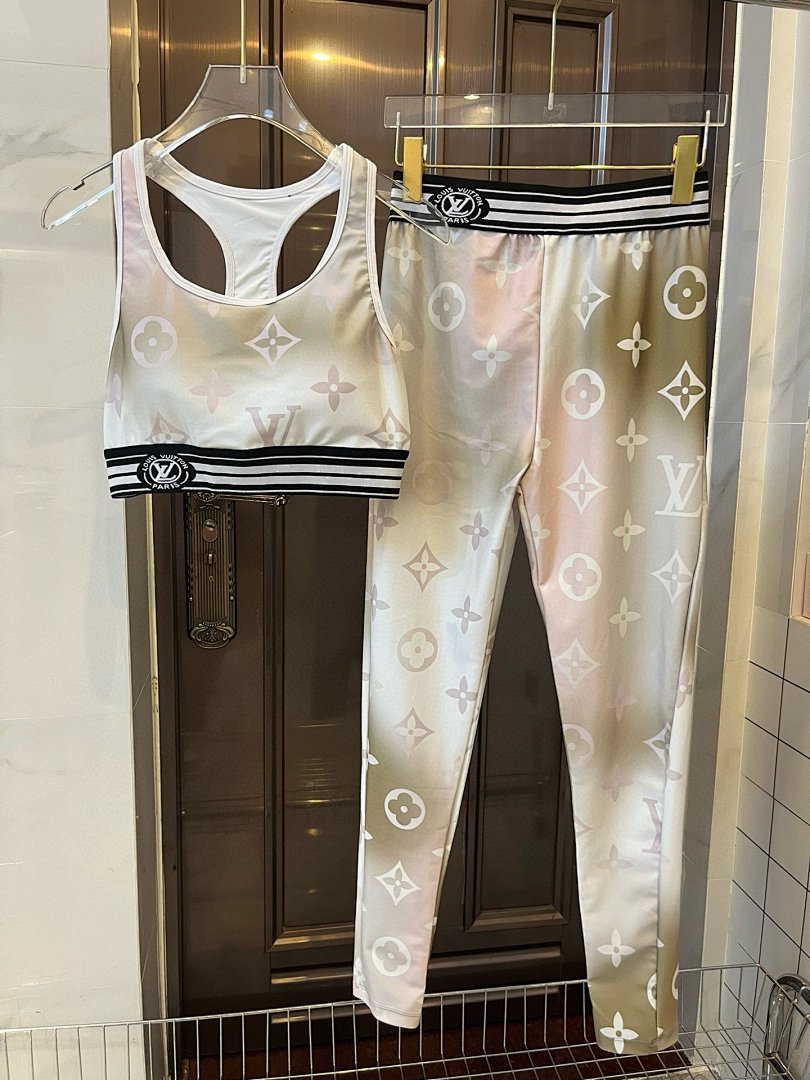 Yoga Wear 2, photo 1