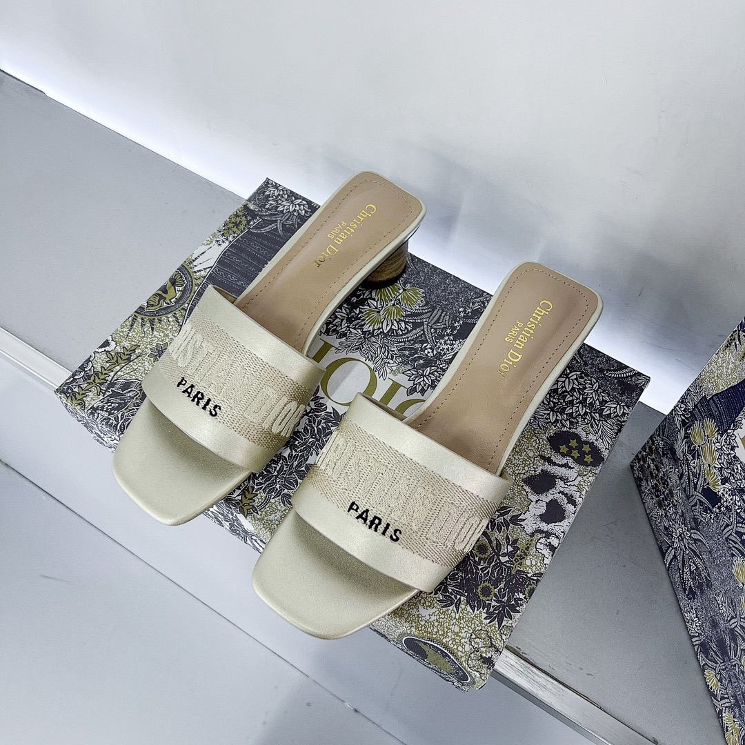 Other Women's Slippers - Image 117