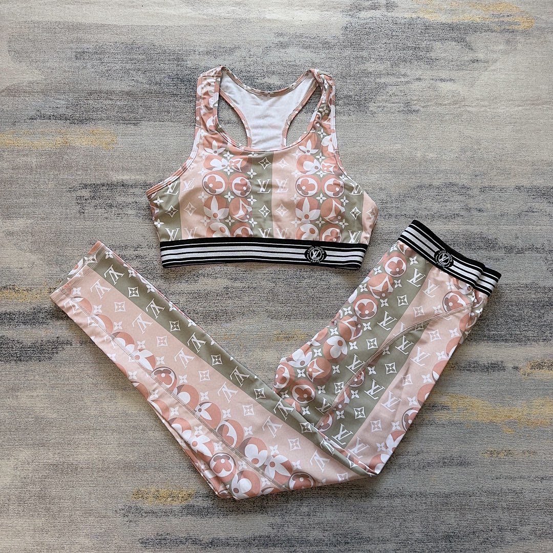 Yoga Wear, photo 1
