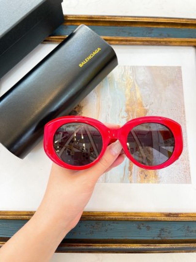 Other Balenciaga Sunglasses - Image 111