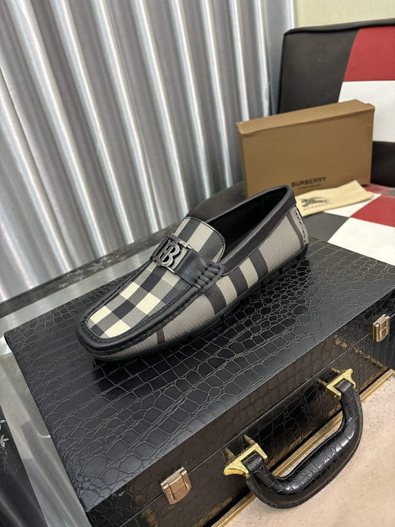 Other Burberry Shoes - Image 47
