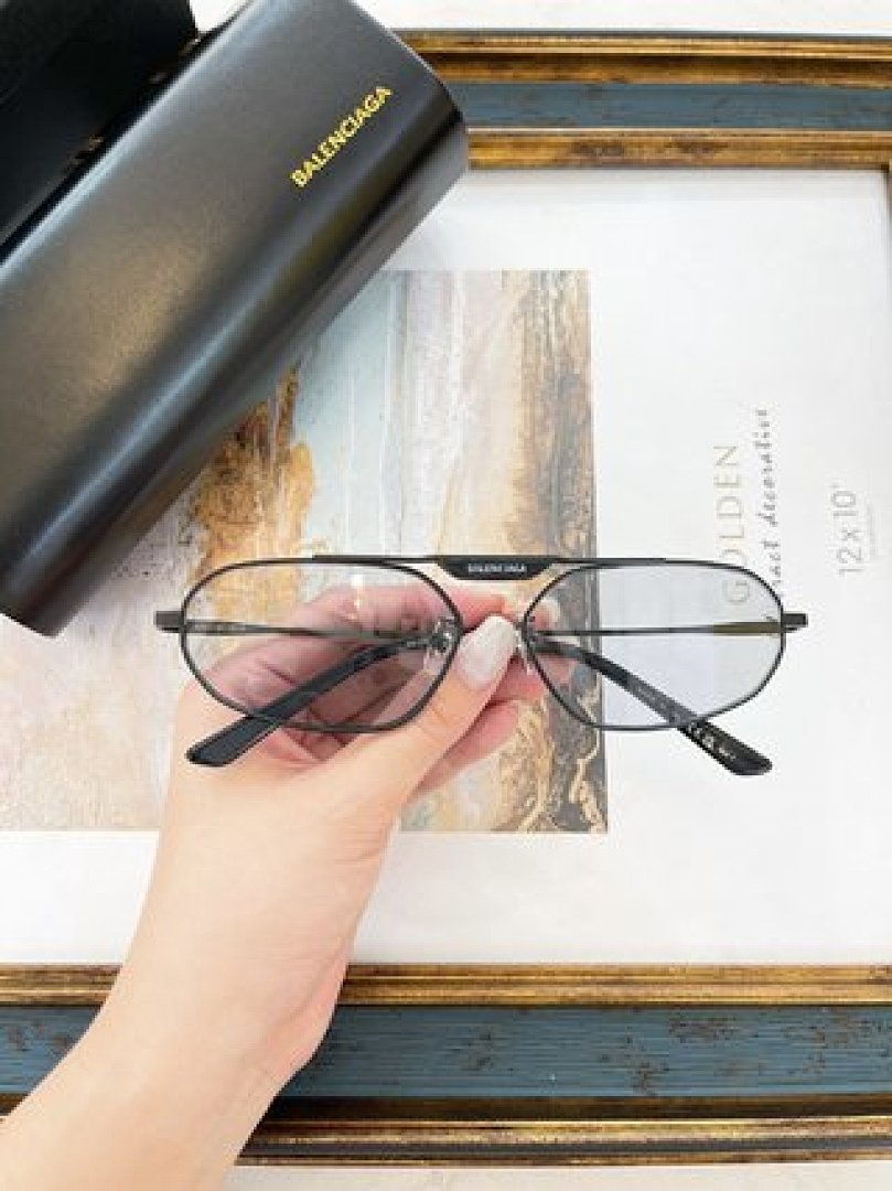 Other Balenciaga Sunglasses - Image 114