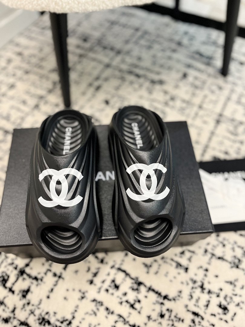 Other Men's Slippers - Image 11