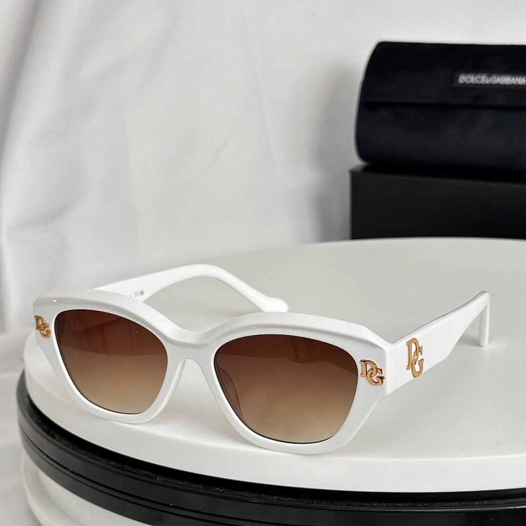 Other Glasses, photo 1