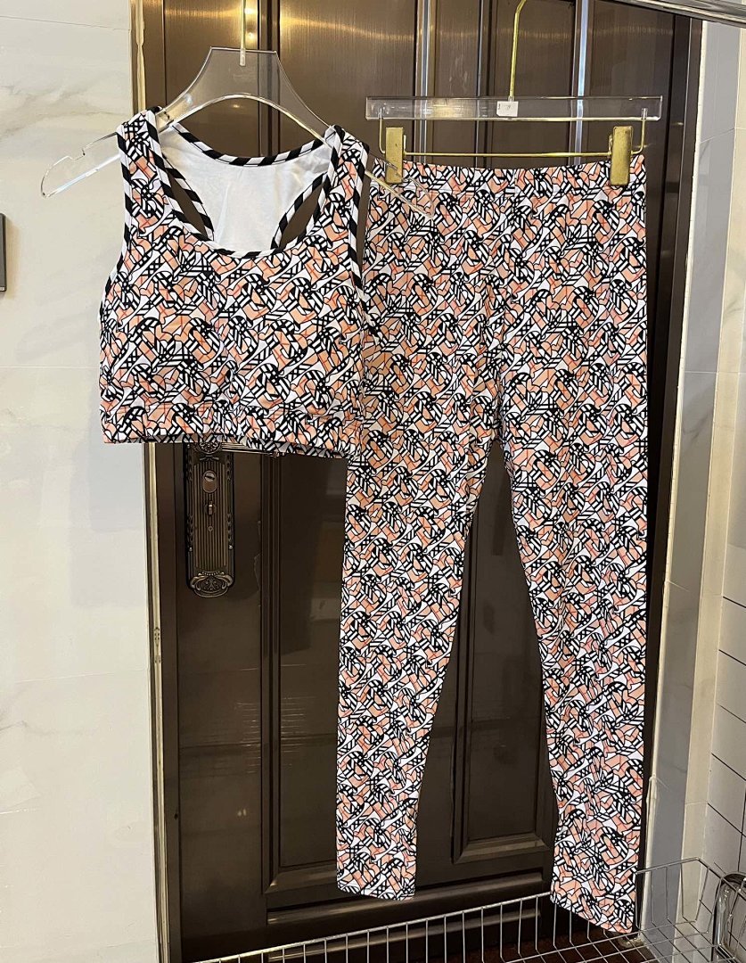 Yoga Wear, photo 1