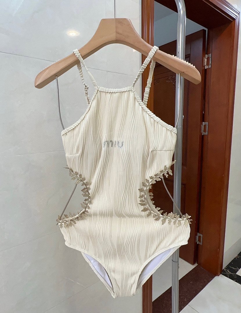 Bikini, photo 1