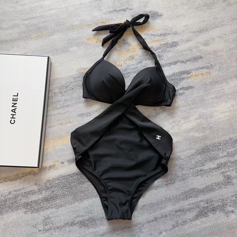 Bikini, photo 1