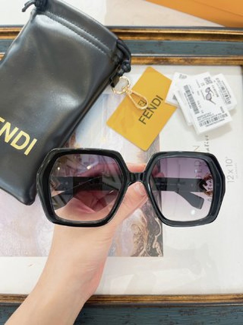 Other Fendi Sunglasses - Image 53