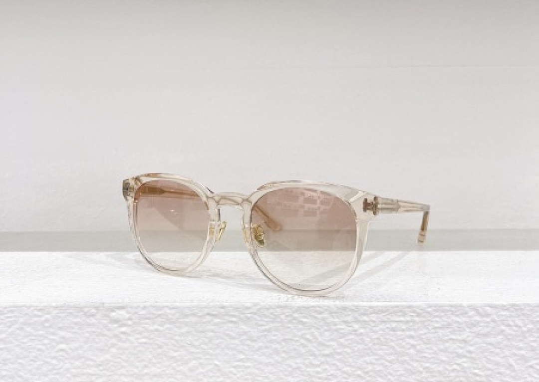 Other TOMTORD Sunglasses - Image 113