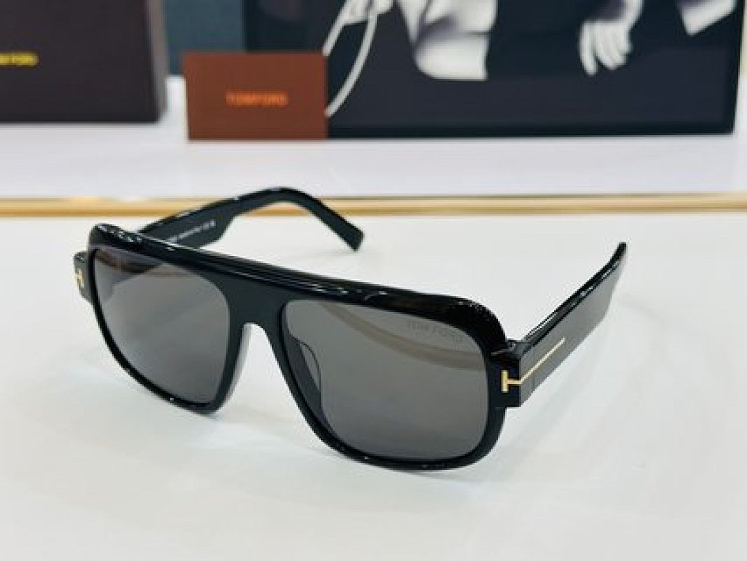 Other TOMTORD Sunglasses - Image 38
