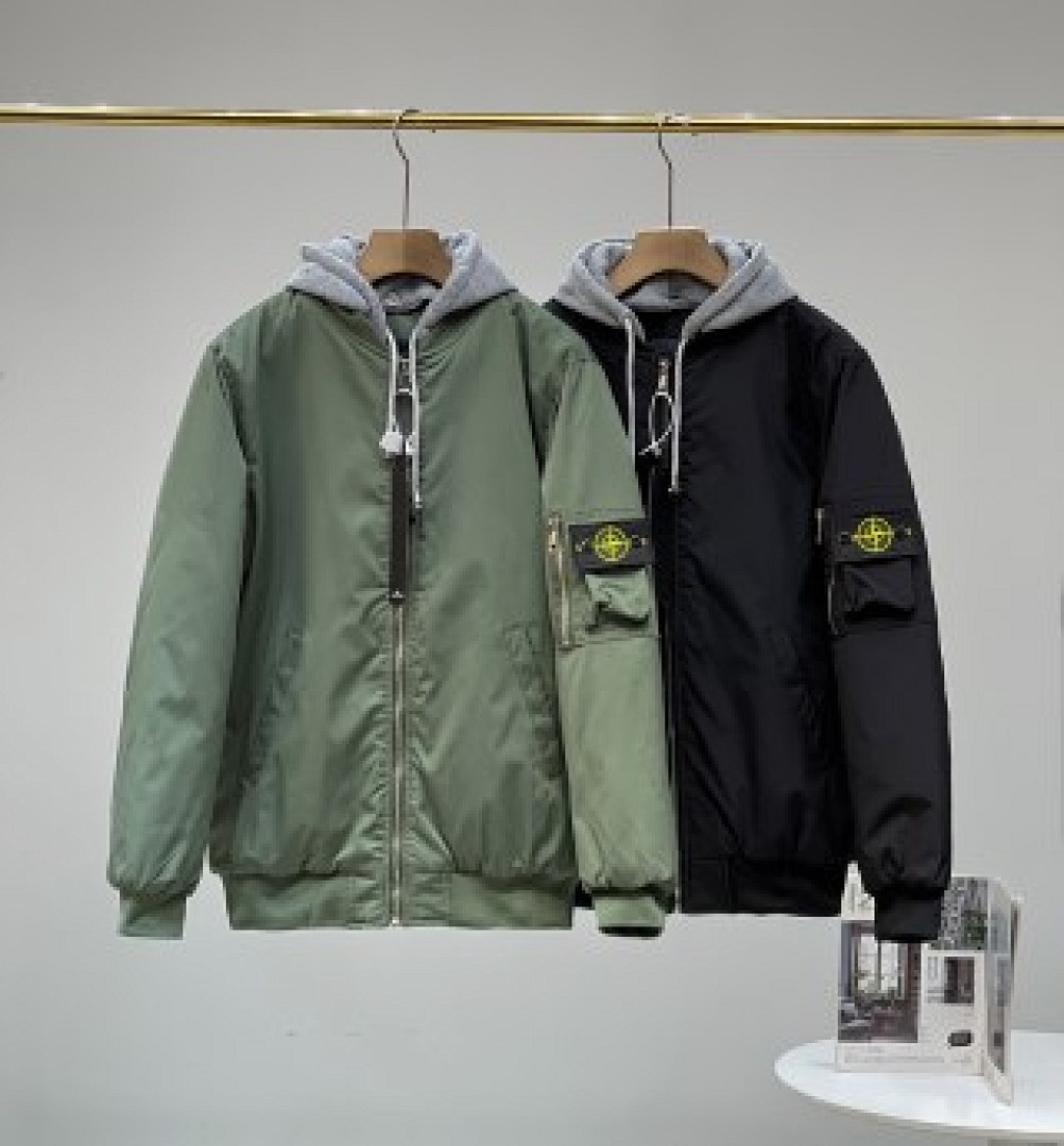 On Running Stone Island - Image 7