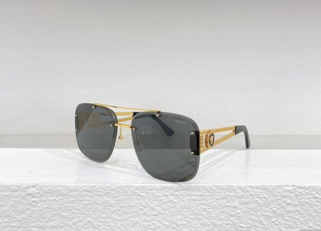 Other VERSACE Sunglasses - Image 2
