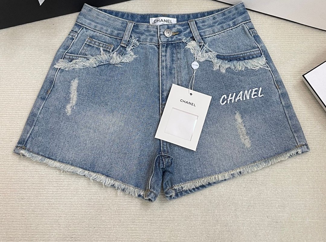 Shorts, photo 1