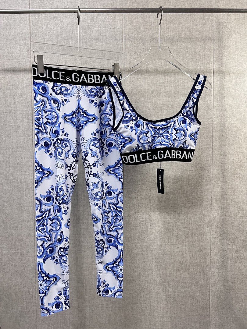 Yoga Wear, photo 1