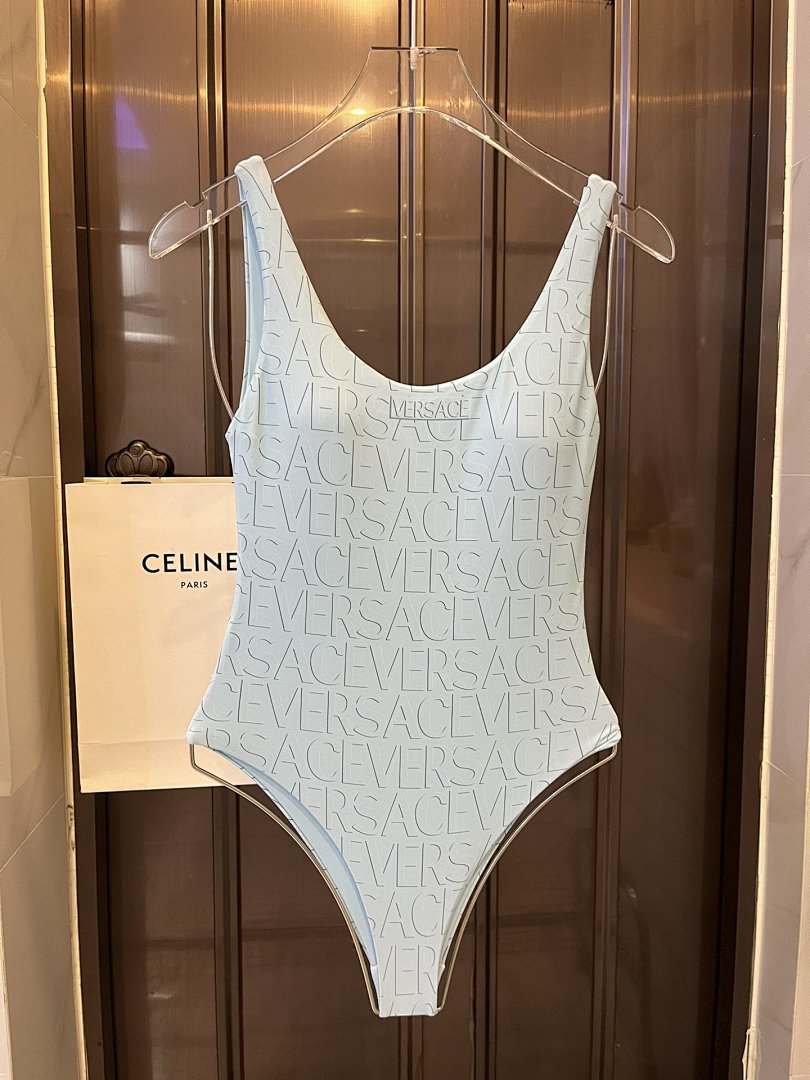 Bikini, photo 1