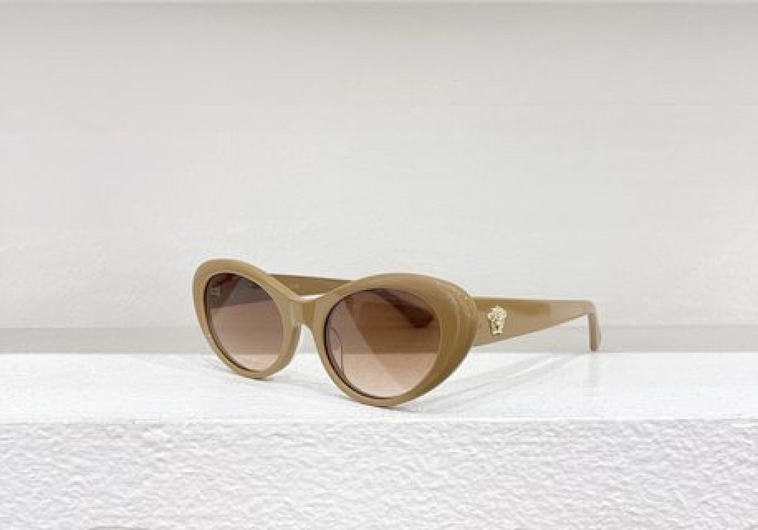 Other VERSACE Sunglasses - Image 115