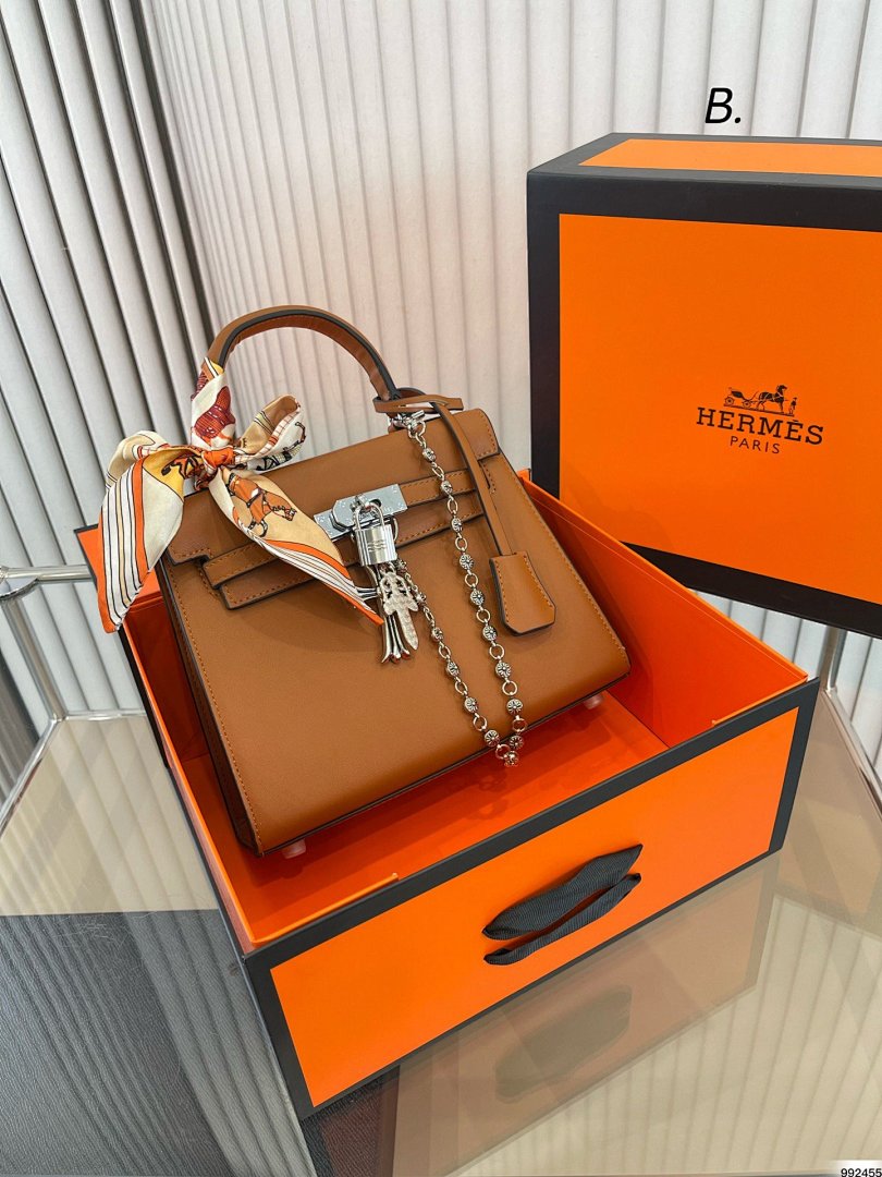 Chanel Chrome Hearts Bag - Image 74
