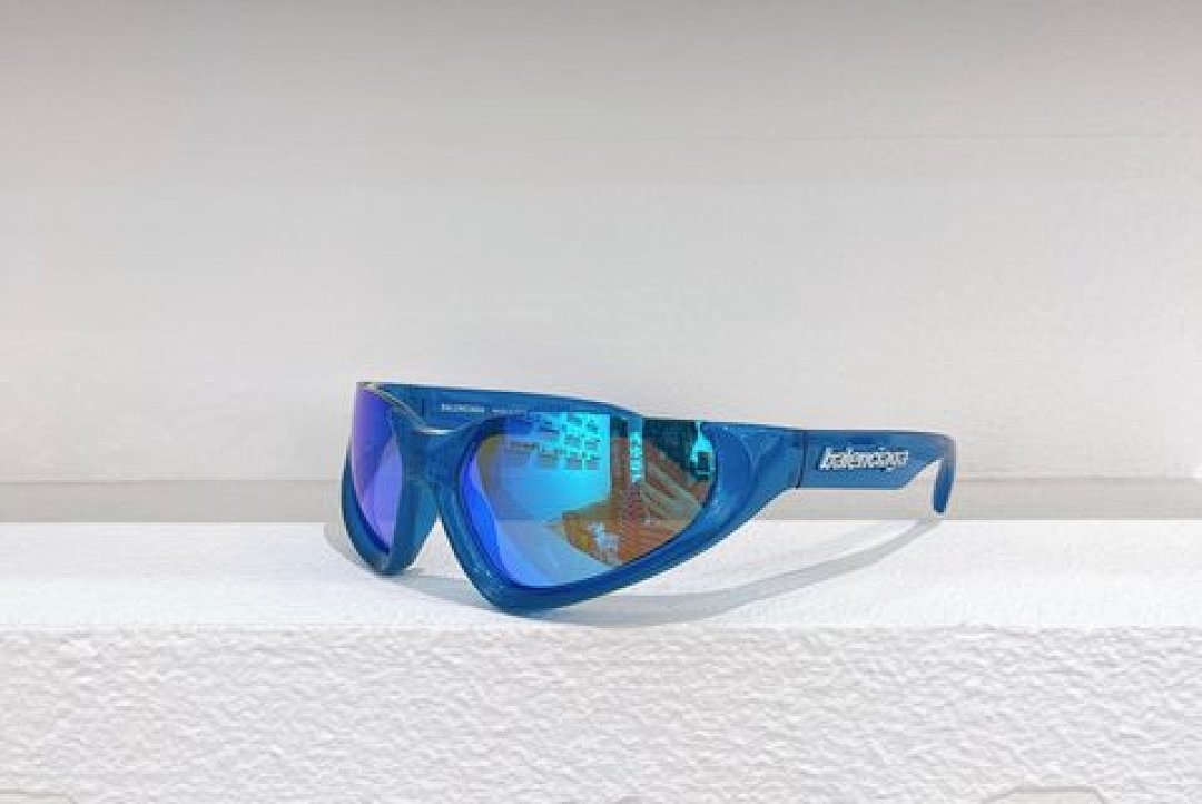Other Balenciaga Sunglasses - Image 99