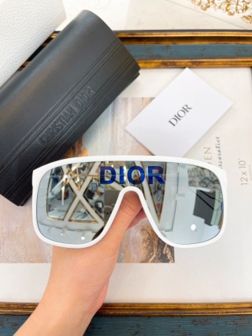 Other Dior Sunglasses - Image 100
