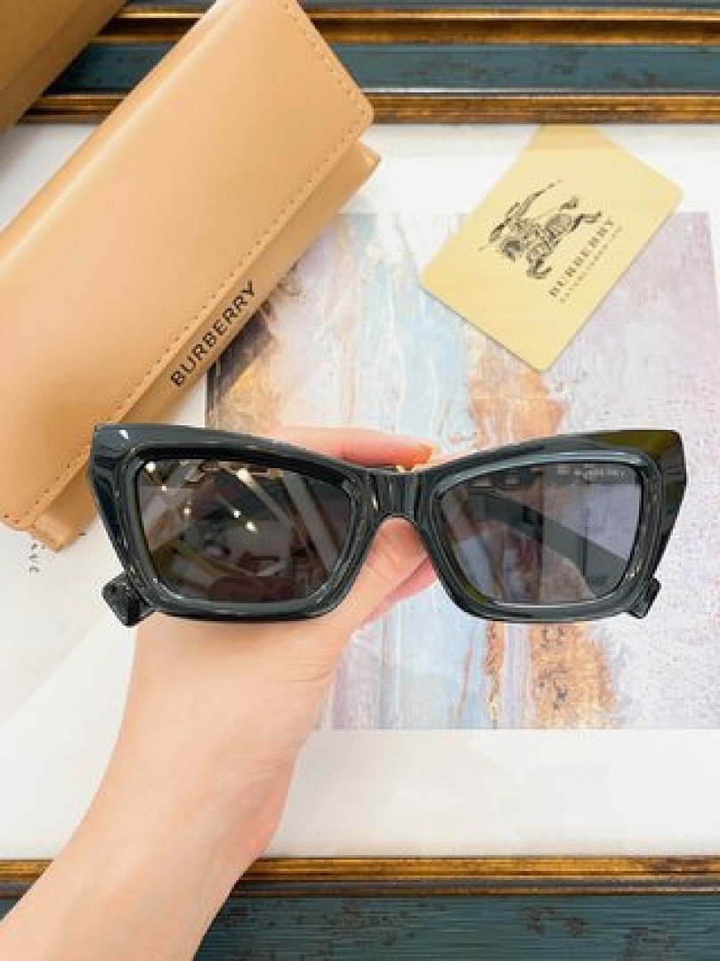 Other BURBERR Sunglasses - Image 89