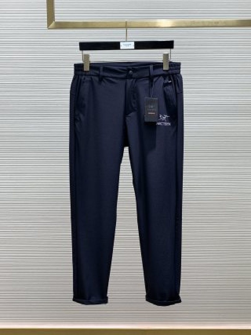 Christian Louboutin ARCTERYX Mens Winter - Image 22