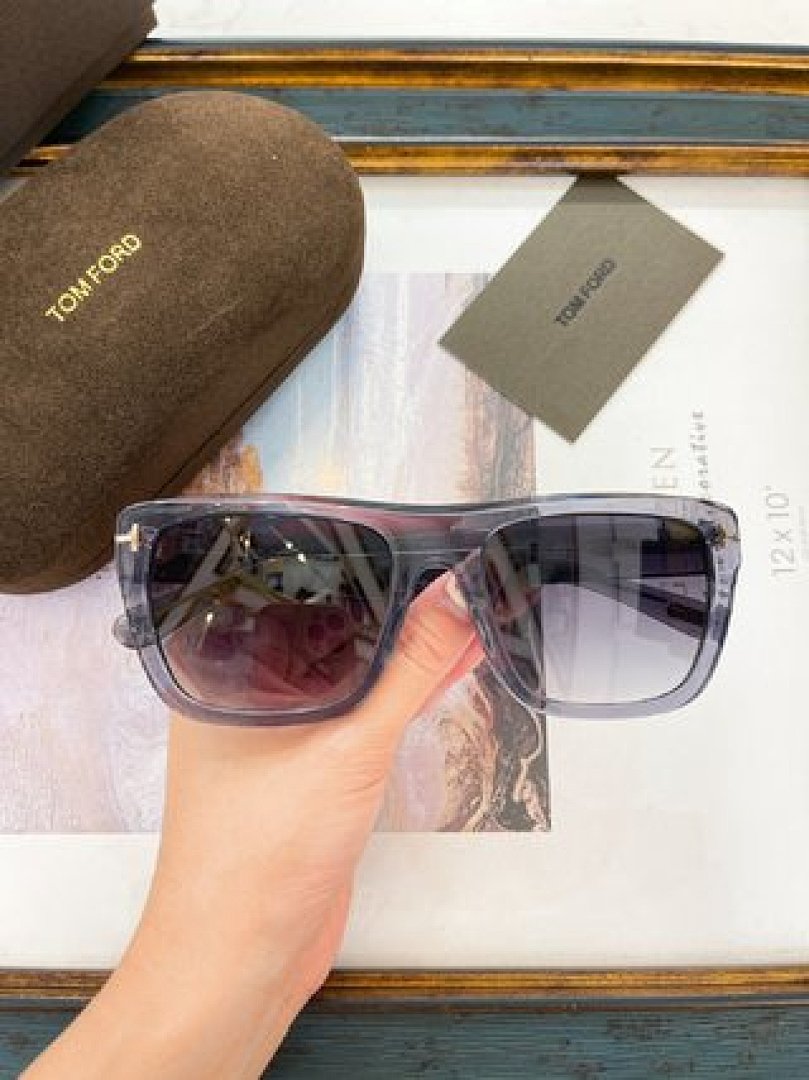 Other TOMTORD Sunglasses - Image 3