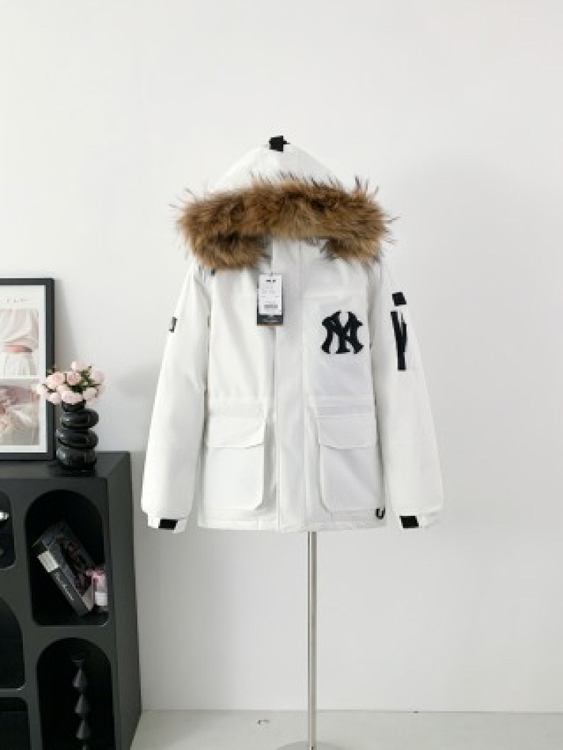 Christian Louboutin MLB - Image 30