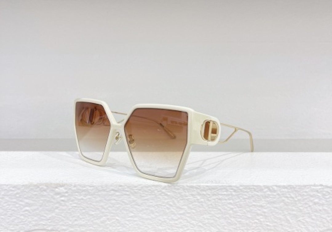 Other Dior Sunglasses - Image 113