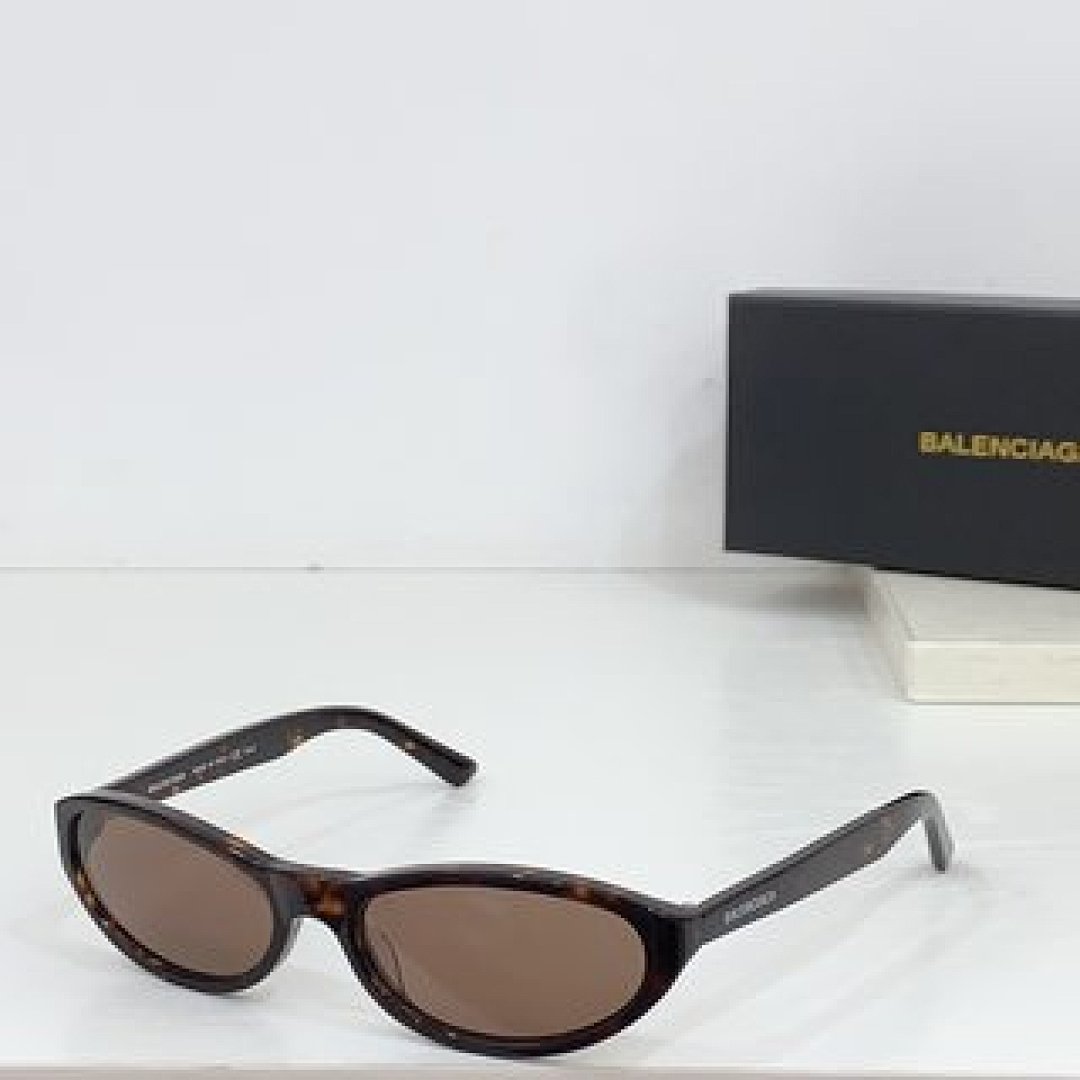 Other Balenciaga Sunglasses - Image 17