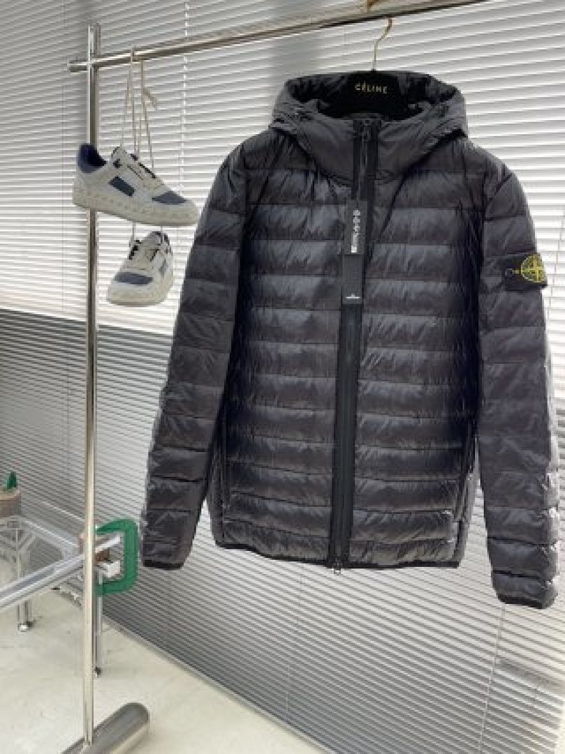 On Running Stone Island - Image 42