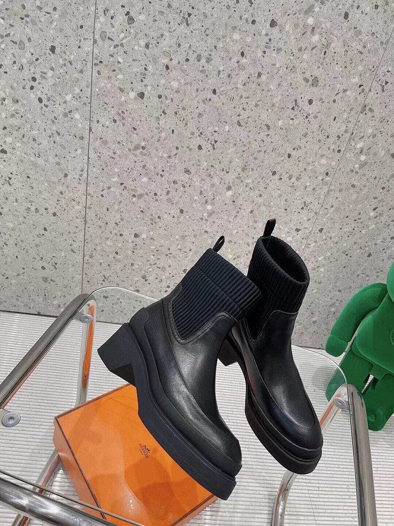 Other Hermes Boots - Image 31
