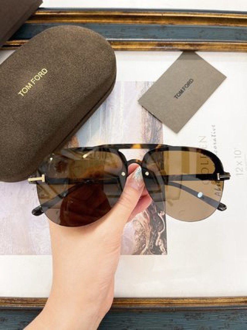 Other TOMTORD Sunglasses - Image 45
