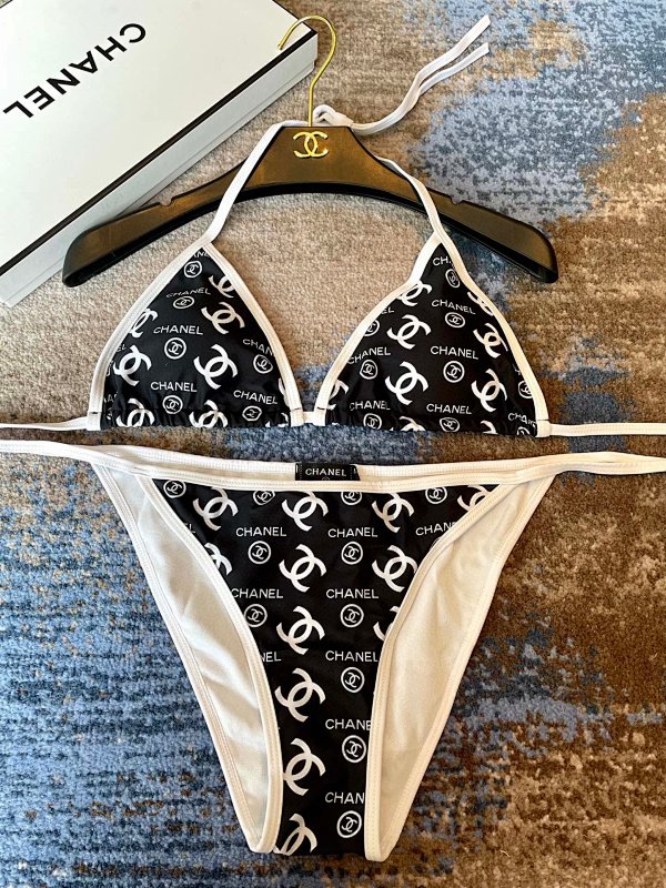 Bikini, photo 1