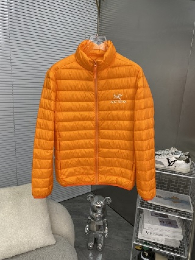 Christian Louboutin ARCTERYX Mens Winter - Image 79