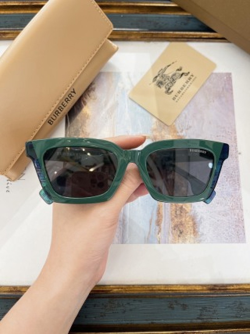 Other BURBERR Sunglasses - Image 69