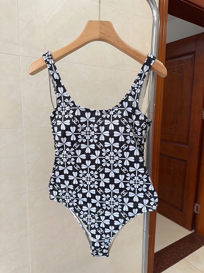 Other Bikini, photo 1