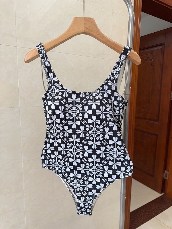 Other Bikini, photo 1